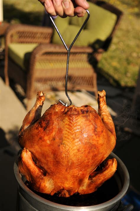Tips For Deep Frying A Turkey This Thanksgiving Rmc Group