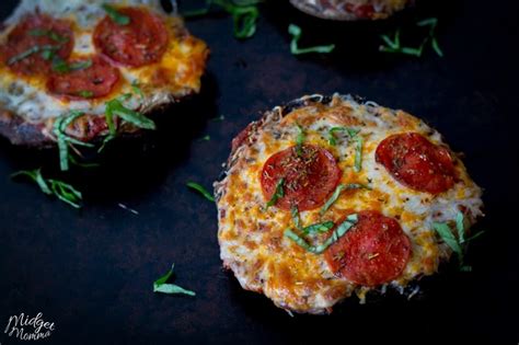 Spoon 1/4 cup of the pizza sauce into each cup (use more or less as you desire). Portobello Mushroom Pizza {Keto Friendly & Low Carb ...