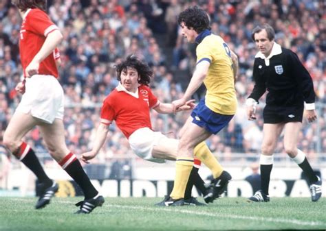 Manchester United Cult Hero Mickey Thomas Says Hell Beat Cancer In 90
