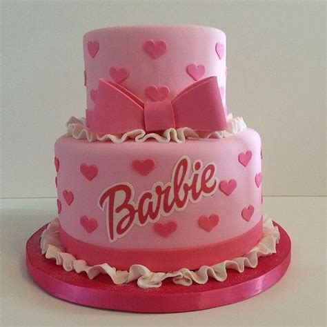 Barbie baker doll comes with a sweet playset that lets kids bake, decorate and display cakes using the bakery island has an oven with a removable mold for 2 cakes, one big and one small, to create cakes with 1 or 2 layers! Barbie cakes/ Barbie cakes ideas/Barbie themed cake