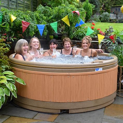 Quatro Hot Tub Hire In Dorset New Forest Hyperion Hot Tubs