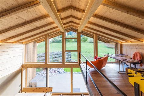 Hier sind nur einige der tausend möglichkeiten, die ihnen für den innenausbau zur verfügung stehen. Innenausbau mit Holz » Mit moderner Holzverkleidung ...