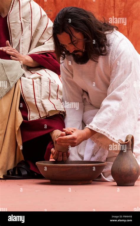 Christ Washing Feet Hi Res Stock Photography And Images Alamy