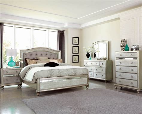 Platinum Leatherette Mirrored Bedroom Set Kfrooms Free Delivery