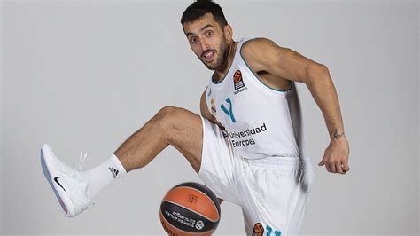 Nuggets' facundo campazzo showed his vision to assist teammate aaron gordan huge slam over created with sketch. Facundo Campazzo : File Facundo Campazzo 11 Real Madrid ...