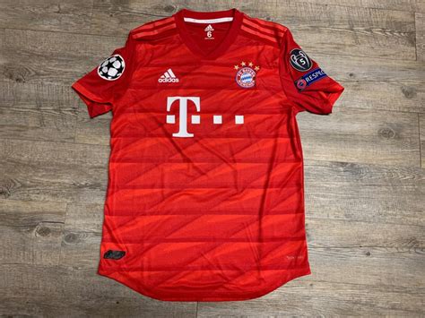 Offenbar läuft der fc bayern münchen kommende saison auswärts in grau auf. FC Bayern München & DFB Trikotsammlung - UCL 2020 - 2029