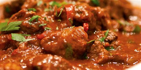 Il gulash (gulasz, in polacco) rappresentava, per aleksandra e la sua famiglia, il piatto della festa. Gulash, la ricetta dello spezzatino tradizionale ungherese