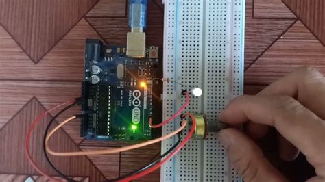How To Use Arduino With Potentiometer Control Led Brightness Youtube