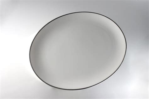 Harmony House Moderne Platter Oval Platinum Trim Fine