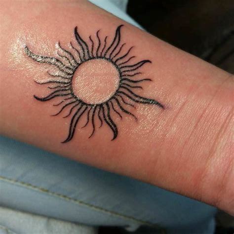 Shocking Small Sun Tattoo Small Sun Tattoos Small Tattoos Momcanvas