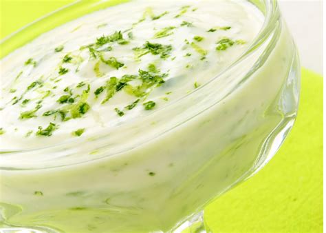 Mousse de limão rápida com apenas 3 ingredientes