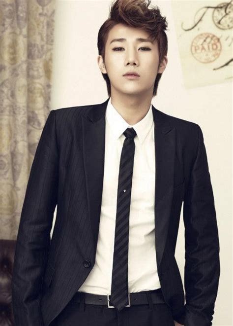 12 Male Idols That Look Ridiculously Good In Suits Leader Edition Suits Kim Sung Kyu That Look