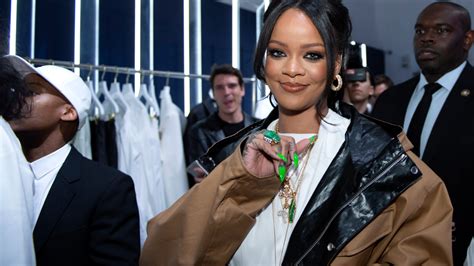 Rihanna Is Now The Worlds Richest Female Musician Guess She Got Her Money
