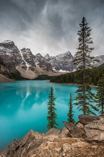 Turquoise Moraine Lake Snowcovered Mountains Valley Editorial Stock