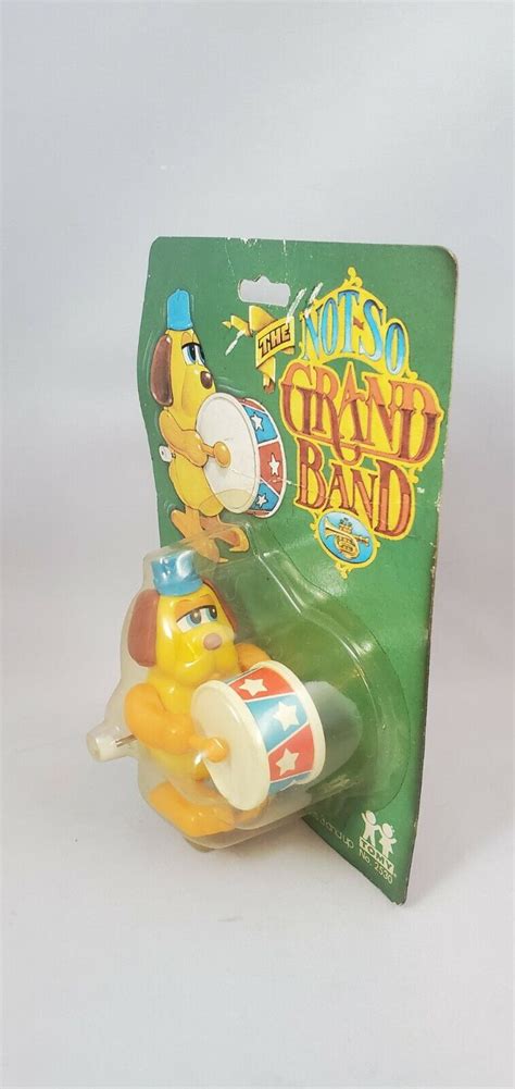 Nos 1980 Tomy The Not So Grand Band Dog With Drum Wind Up Toy Ebay