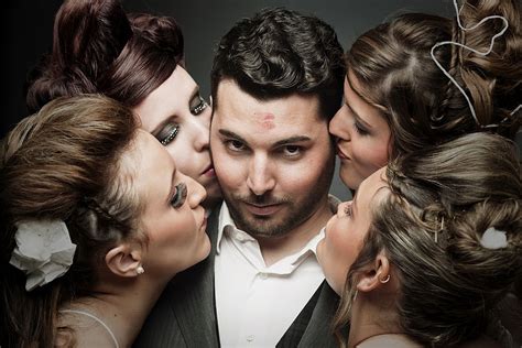 Top Reasons Why Guys Date Multiple Woman At The Same Time