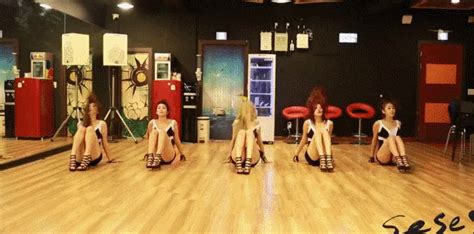 [instiz] weirdest girl group dance move ever ~ netizen buzz