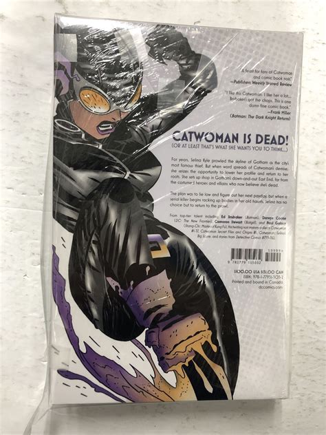 Catwoman Of East End Omnibus 2022 Dc Comics Hc Ed Brubaker Darwyn