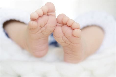 Premium Photo Newborn Baby Feet