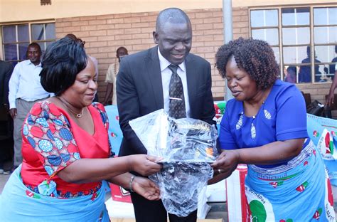Madame Mutharika Donates Sewing Machines To Zokonda Amayi Leyman