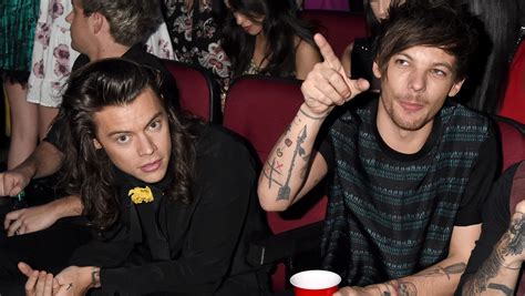 One Direction S Louis Tomlinson Blasts Euphoria Sex Scene With Harry Styles Huffpost Canada