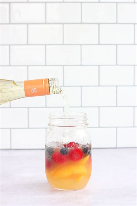 Mason Jar Sangria This Cocktail Is Perfect For Parties Or Camping Trips Full Of Fresh Fruit