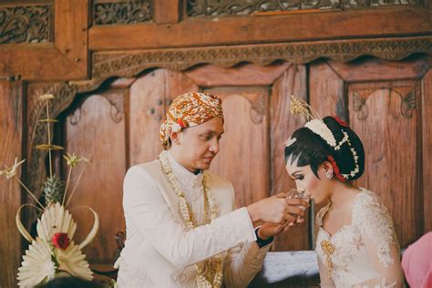 Panduan Rangkaian Prosesi Pernikahan Adat Jawa Beserta Makna Di Balik