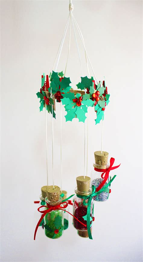 30 Amazing Hanging Christmas Decorations Ideas - Decoration Love