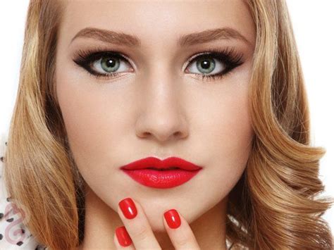 Caramel hair is a great colour for hazel eyes as it lifts your hair, your skin tone and makes you look and feel. Best Eye Shadows for Green Eyes | Makeup | Pinterest ...