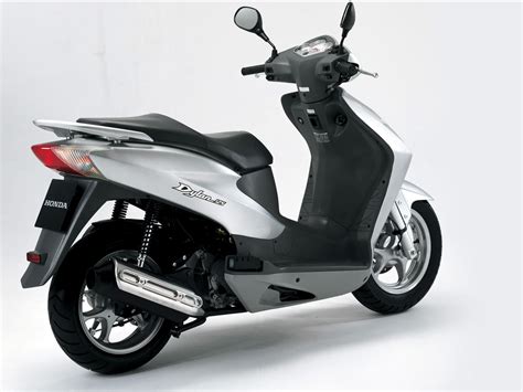 Honda is at the forefront of the motorised vehicle industry, and you can easily find many types of inexpensive used honda scooters for sale on ebay. 2002 HONDA Dylan 125 Scooter Pictures, accident lawyers info