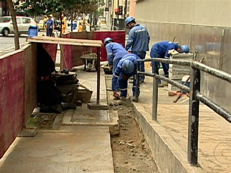 empresas que deixarem buracos nas calçadas após obras serão multadas rj1 g1