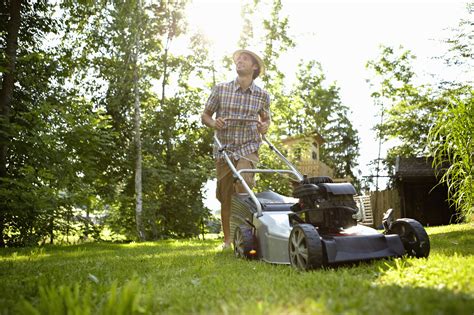 How To Achieve The Stripping Effect When Mowing The Lawn