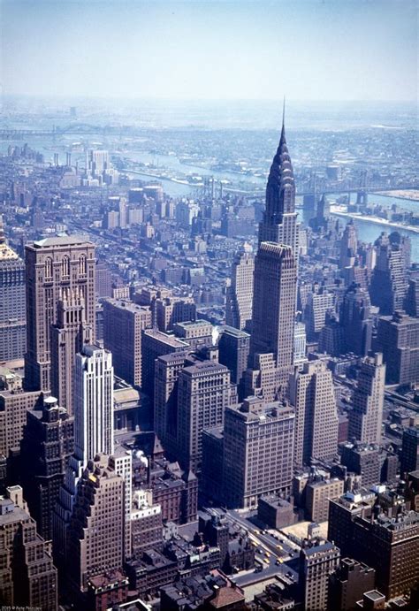 39 Fascinating Color Snapshots That Capture Street Scenes Of New York