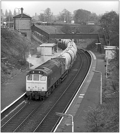 Så sæt dit præg på hjemmets indretning med en væglampe som den her. Passing Smethwick West | The Soho to Langley Green trip ...