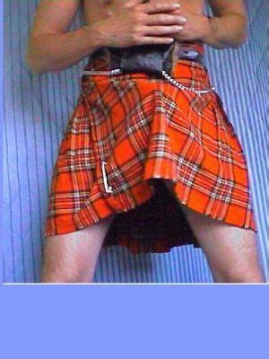 Wonder What Is Under That Men In Kilts Kilt Sexy Men