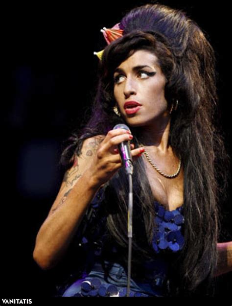 El Príncipe Enrique ‘da Esquinazo A Amy Winehouse