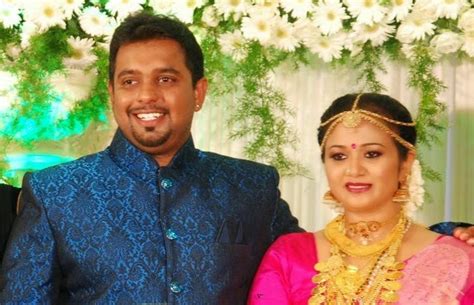 Check out photos of malayalam actress sneha second marriage. Karuthamuthu serial actress Saranya Sasi marriage photos ...