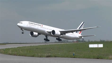 Décollage Dun Boeing 777 De La Compagnie Air France Youtube