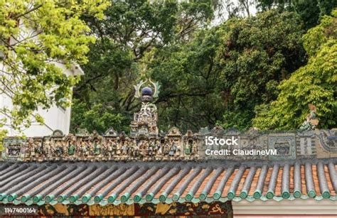 Dekorasi Di Atap Kuil Kwan Taoist Di O Hong Kong Cina Foto Stok Unduh