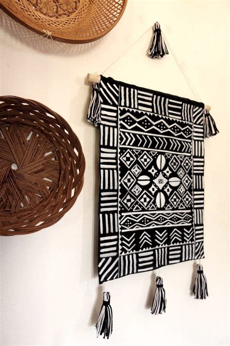 Diy Mudcloth Inspired Wall Hanging In 2020 Fabric Wall Hanging