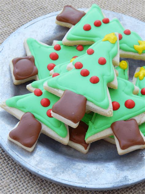 These guys were so fun to decorate, with fairly straightforward designs and fun, bright colors. Royal Icing Christmas Tree Cookies - cookie ideas