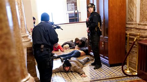 Photos Capture Chaotic Scene As Rioters Storm Us Capitol Building Ctv News