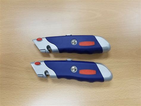 H 1469 Uline Blue And Red Knife With Soft Comfort Grip Handle Lot Of 2