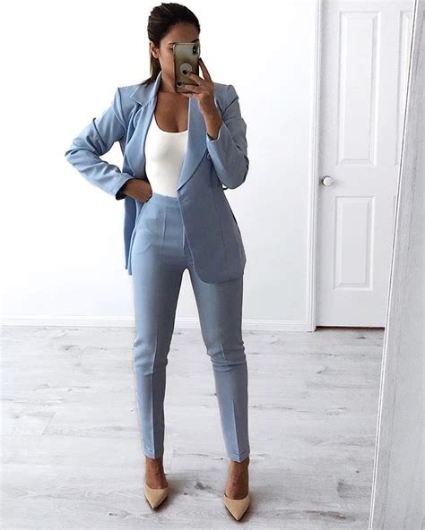 Clara Famularo 🍕 Fashion No Instagram Power Suit From Missyempire 💙