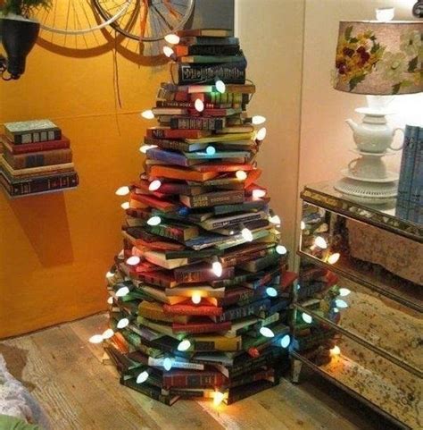 Hanging stick christmas tree from uberall… diy christmas lighted canvas from rhapsody in rooms… snowmen made from old tires we hope that you loved these awesome diy christmas decorations as much as we do! ATTRACTIVE LAST MINUTE CHRISTMAS DECORATIONS FOR THE LAZY ONES..... - Godfather Style