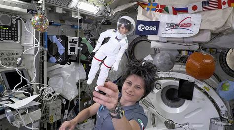 Space Stations Italian Commander With Lookalike Barbie Tells Girls