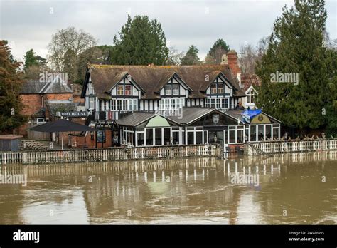 Wallingford, England, Saturday 6th January 2024. Flooding of the River
