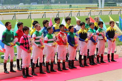 ブンao」で作画監督を務めた三輪和宏。 人喰らいの怪人に立ち向かう青年の活躍を描くダークファンタジー。 東京に潜む絶望。 ここは、人に紛れて人を喰らう怪人喰種（グール）が蔓る世界。 食物界に君臨するこの生き物に怯. ダービー当日の東京競馬場スペシャルイベント情報! - ウマ ...