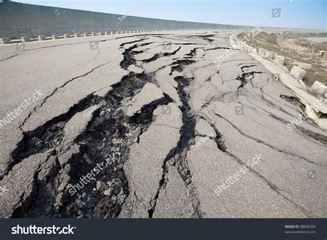 13355 Earthquake Road Damage Images Stock Photos And Vectors Shutterstock