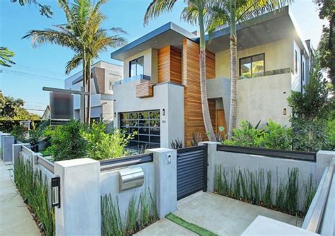 Bahan untuk pagar rumah minimalis modern juga harus kamu perhatikan. Aneka Model Pagar Rumah Minimalis Modern Terbaru 2016